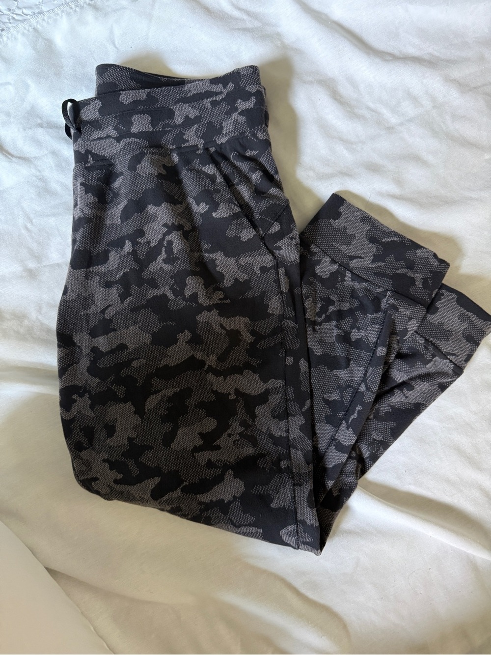 lululemon athletica ready to rulu jogger size 10